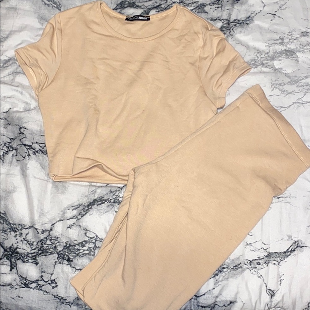 Fashion Nova matching set shorts and crop top